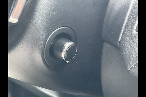 Land Rover Range Rover Velar 2.0 I4 Turbo AWD R-Dynamic Pano HUD Meridian Leer Stuur/Stoelverw Memory VOL! Land Rover Range Rover Velar 2.0 I4 Turbo AWD R-Dynamic Pano HUD Meridian Leer Stuur/Stoelverw Memory VOL!