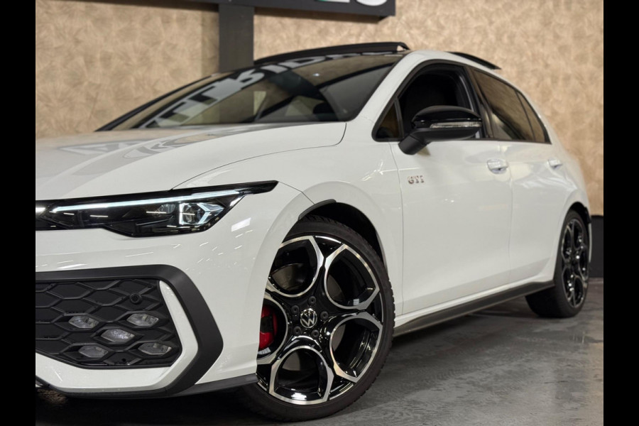 Volkswagen Golf 2.0 TSI GTI 8.5 Facelift | HUD | Harman/Kardon | Camera | Pano Volkswagen Golf 2.0 TSI GTI 8.5 Facelift | HUD | Harman/Kardon | Camera | Pano