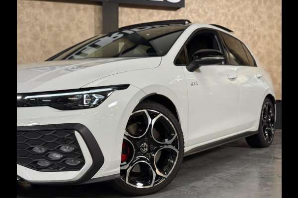 Volkswagen Golf 2.0 TSI GTI 8.5 Facelift | HUD | Harman/Kardon | Camera | Pano Volkswagen Golf 2.0 TSI GTI 8.5 Facelift | HUD | Harman/Kardon | Camera | Pano