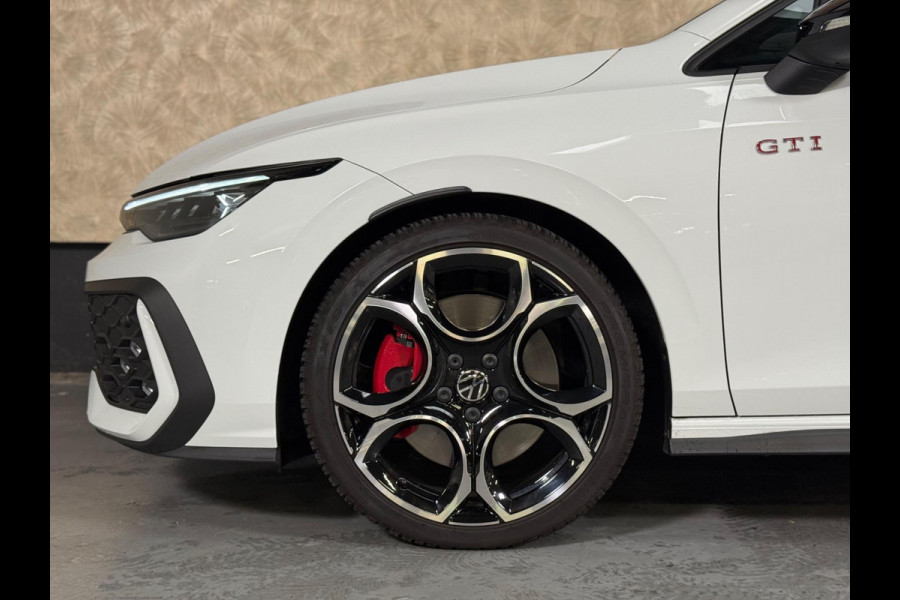 Volkswagen Golf 2.0 TSI GTI 8.5 Facelift | HUD | Harman/Kardon | Camera | Pano Volkswagen Golf 2.0 TSI GTI 8.5 Facelift | HUD | Harman/Kardon | Camera | Pano