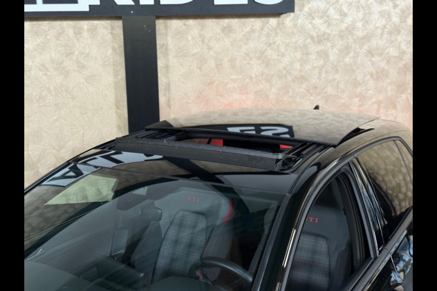 Volkswagen Golf 2.0 TSI GTI 8.5 Facelift | HUD | Harman/Kardon | Camera | Pano Volkswagen Golf 2.0 TSI GTI 8.5 Facelift | HUD | Harman/Kardon | Camera | Pano