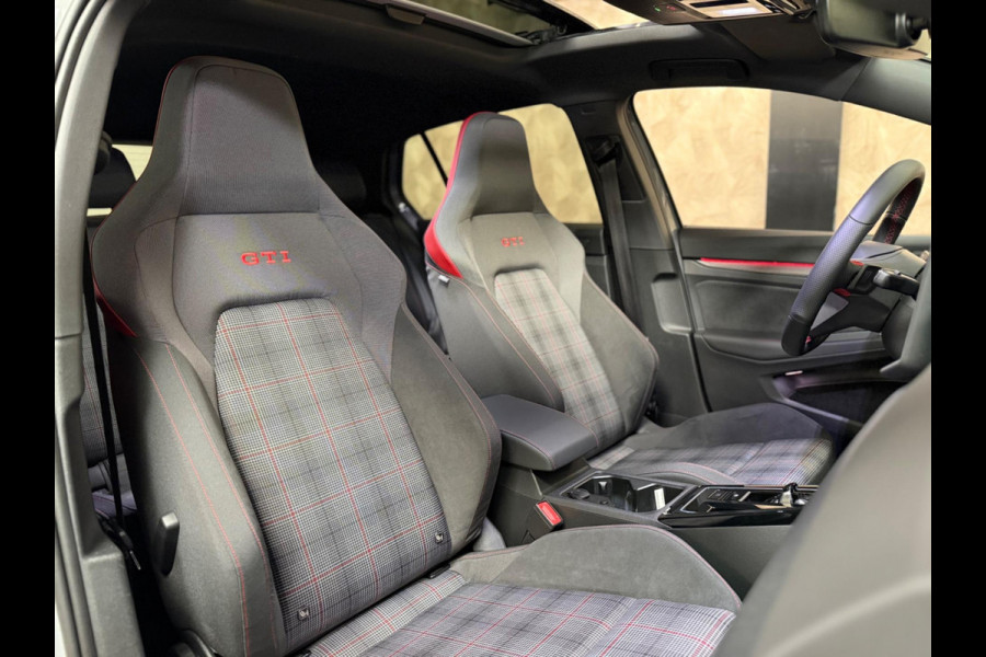 Volkswagen Golf 2.0 TSI GTI 8.5 Facelift | HUD | Harman/Kardon | Camera | Pano Volkswagen Golf 2.0 TSI GTI 8.5 Facelift | HUD | Harman/Kardon | Camera | Pano