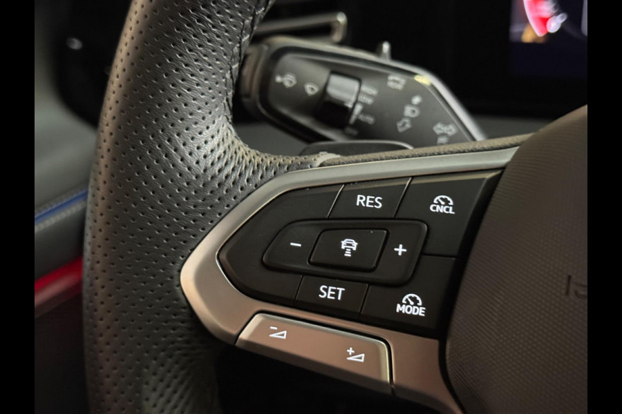 Volkswagen Tiguan 1.5 eTSI R-Line Edition |Pano |Keyless | 360 Camera | Massage | Sfeerverlichting Volkswagen Tiguan 1.5 eTSI R-Line Edition |Pano |Keyless | 360 Camera | Massage | Sfeerverlichting