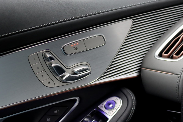 Mercedes-Benz EQC 400 4MATIC AMG Line Premium+ 80 kWh | 30.500,- | Distronic+ | Schuifdak | Memory | Burmester | Trekhaak | Multibeam LED | Leder | Surround Camera | Keyless Go |