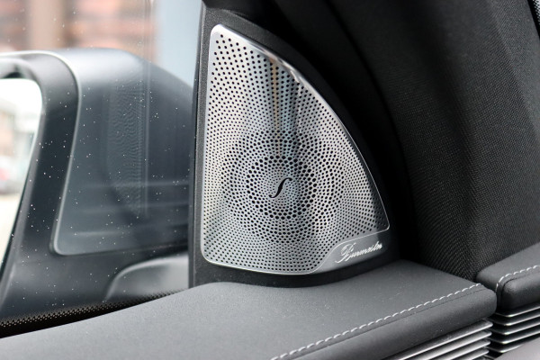 Mercedes-Benz EQC 400 4MATIC AMG Line Premium+ 80 kWh | 30.500,- | Distronic+ | Schuifdak | Memory | Burmester | Trekhaak | Multibeam LED | Leder | Surround Camera | Keyless Go |