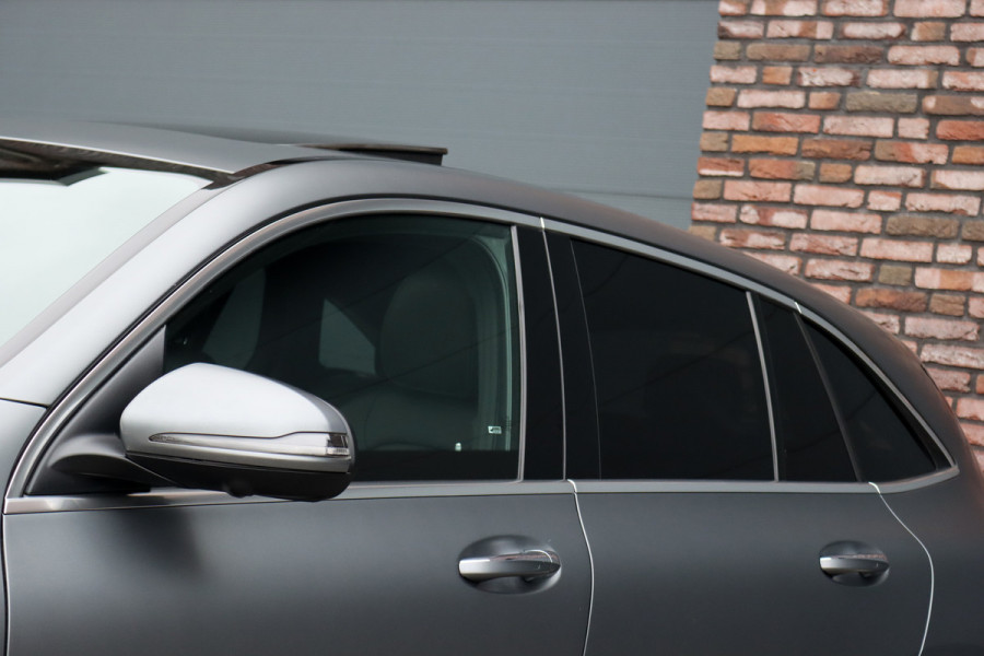 Mercedes-Benz EQC 400 4MATIC AMG Line Premium+ 80 kWh | 30.500,- | Distronic+ | Schuifdak | Memory | Burmester | Trekhaak | Multibeam LED | Leder | Surround Camera | Keyless Go |