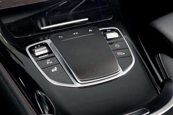 Mercedes-Benz EQC 400 4MATIC AMG Line Premium+ 80 kWh | 30.500,- | Distronic+ | Schuifdak | Memory | Burmester | Trekhaak | Multibeam LED | Leder | Surround Camera | Keyless Go |