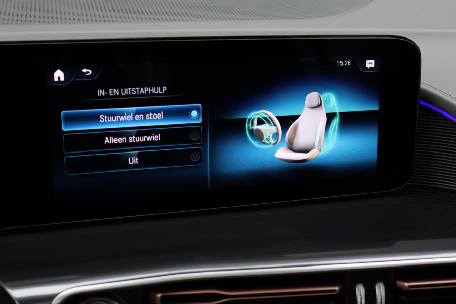 Mercedes-Benz EQC 400 4MATIC AMG Line Premium+ 80 kWh | 30.500,- | Distronic+ | Schuifdak | Memory | Burmester | Trekhaak | Multibeam LED | Leder | Surround Camera | Keyless Go |