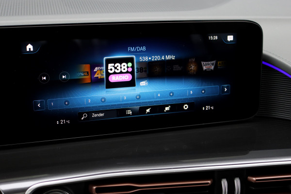 Mercedes-Benz EQC 400 4MATIC AMG Line Premium+ 80 kWh | 30.500,- | Distronic+ | Schuifdak | Memory | Burmester | Trekhaak | Multibeam LED | Leder | Surround Camera | Keyless Go |