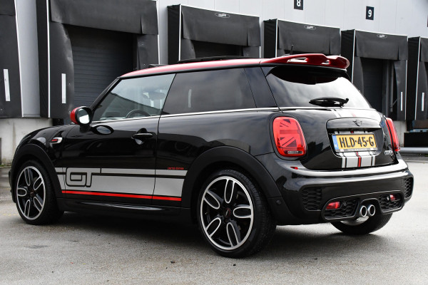 MINI Mini 2.0 Cooper S GT Limited Edition JCW Full Options, Adaptieve Cruise, PANO, H/K, HUD, Clima, Carplay, Stoelverwarming, LED, Uniek!