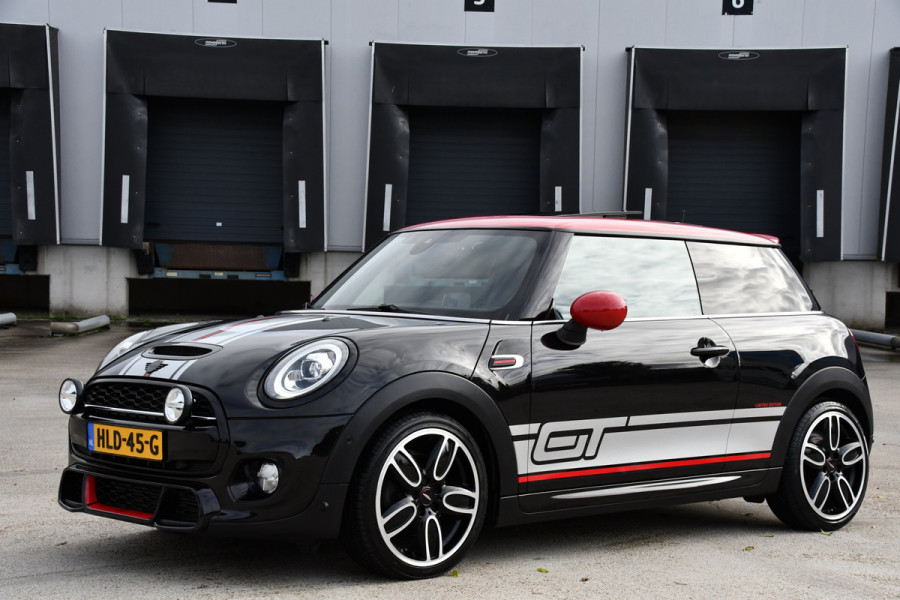 MINI Mini 2.0 Cooper S GT Limited Edition JCW Full Options, Adaptieve Cruise, PANO, H/K, HUD, Clima, Carplay, Stoelverwarming, LED, Uniek!