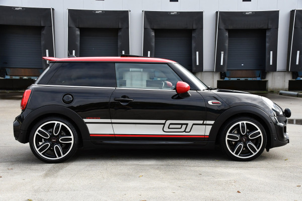 MINI Mini 2.0 Cooper S GT Limited Edition JCW Full Options, Adaptieve Cruise, PANO, H/K, HUD, Clima, Carplay, Stoelverwarming, LED, Uniek!