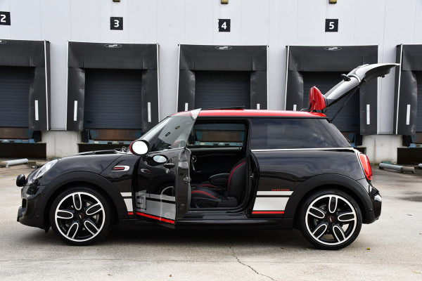 MINI Mini 2.0 Cooper S GT Limited Edition JCW Full Options, Adaptieve Cruise, PANO, H/K, HUD, Clima, Carplay, Stoelverwarming, LED, Uniek!