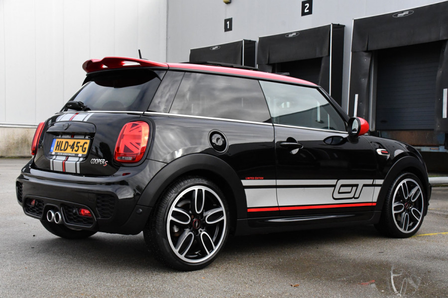 MINI Mini 2.0 Cooper S GT Limited Edition JCW Full Options, Adaptieve Cruise, PANO, H/K, HUD, Clima, Carplay, Stoelverwarming, LED, Uniek!