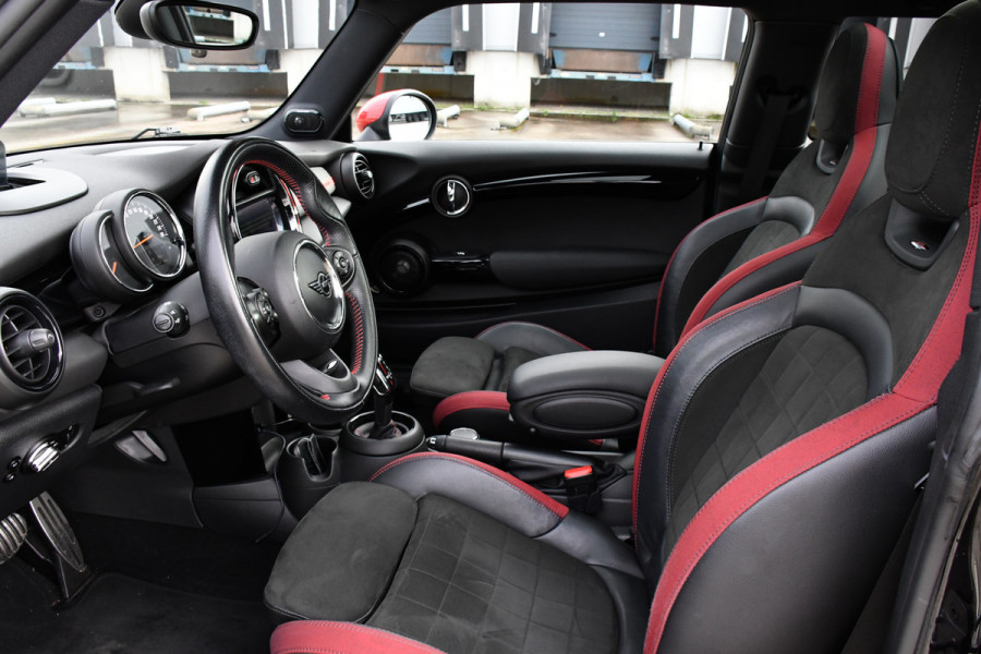 MINI Mini 2.0 Cooper S GT Limited Edition JCW Full Options, Adaptieve Cruise, PANO, H/K, HUD, Clima, Carplay, Stoelverwarming, LED, Uniek!
