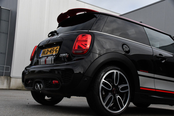 MINI Mini 2.0 Cooper S GT Limited Edition JCW Full Options, Adaptieve Cruise, PANO, H/K, HUD, Clima, Carplay, Stoelverwarming, LED, Uniek!