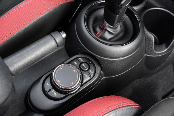 MINI Mini 2.0 Cooper S GT Limited Edition JCW Full Options, Adaptieve Cruise, PANO, H/K, HUD, Clima, Carplay, Stoelverwarming, LED, Uniek!