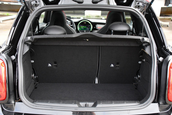 MINI Mini 2.0 Cooper S GT Limited Edition JCW Full Options, Adaptieve Cruise, PANO, H/K, HUD, Clima, Carplay, Stoelverwarming, LED, Uniek!