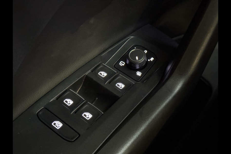 Volkswagen T-Cross 1.5 TSI R-Line Edition Facelift | Keyless | Led | Camera | Stoelverwarming Volkswagen T-Cross 1.5 TSI R-Line Edition Facelift | Keyless | Led | Camera | Stoelverwarming