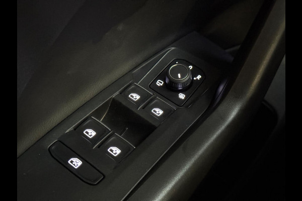Volkswagen T-Cross 1.5 TSI R-Line Edition Facelift | Keyless | Led | Camera | Stoelverwarming Volkswagen T-Cross 1.5 TSI R-Line Edition Facelift | Keyless | Led | Camera | Stoelverwarming