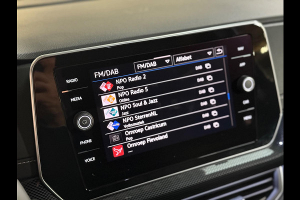 Volkswagen T-Cross 1.5 TSI R-Line Edition Facelift | Keyless | Led | Camera | Stoelverwarming Volkswagen T-Cross 1.5 TSI R-Line Edition Facelift | Keyless | Led | Camera | Stoelverwarming