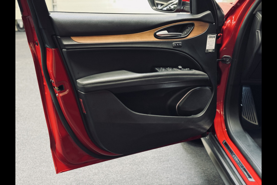 Alfa Romeo Stelvio 2.0 T 280PK AWD First Edition | Panorama | 1e Eig. | BTW