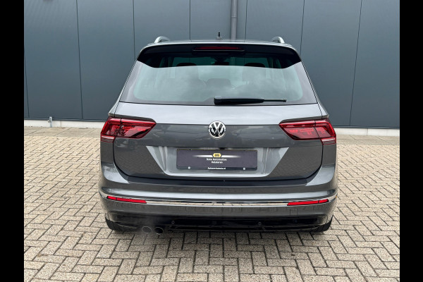 Volkswagen Tiguan 1.4 TSI Automaat R-Line * Led Plus * Camera * Stoelverwarming * Adaptieve Cruise Control *