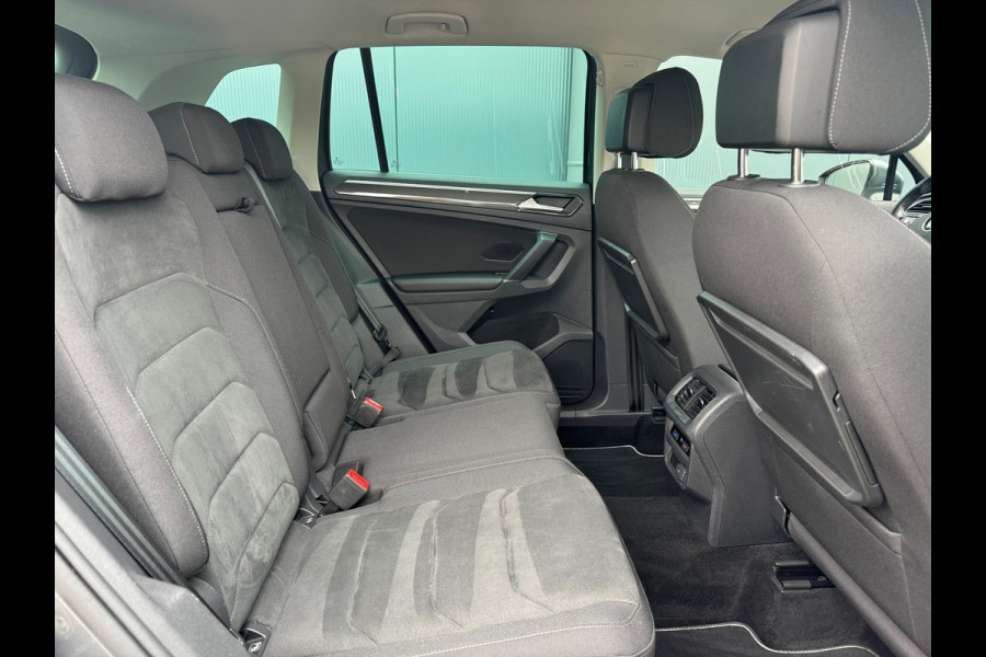 Volkswagen Tiguan 1.4 TSI Automaat R-Line * Led Plus * Camera * Stoelverwarming * Adaptieve Cruise Control *