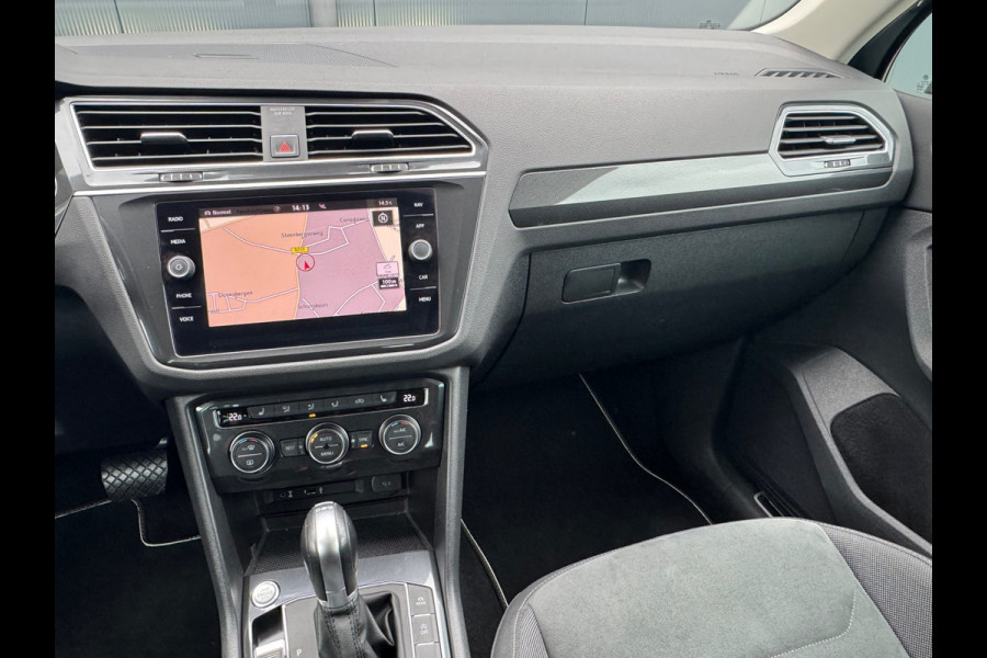 Volkswagen Tiguan 1.4 TSI Automaat R-Line * Led Plus * Camera * Stoelverwarming * Adaptieve Cruise Control *