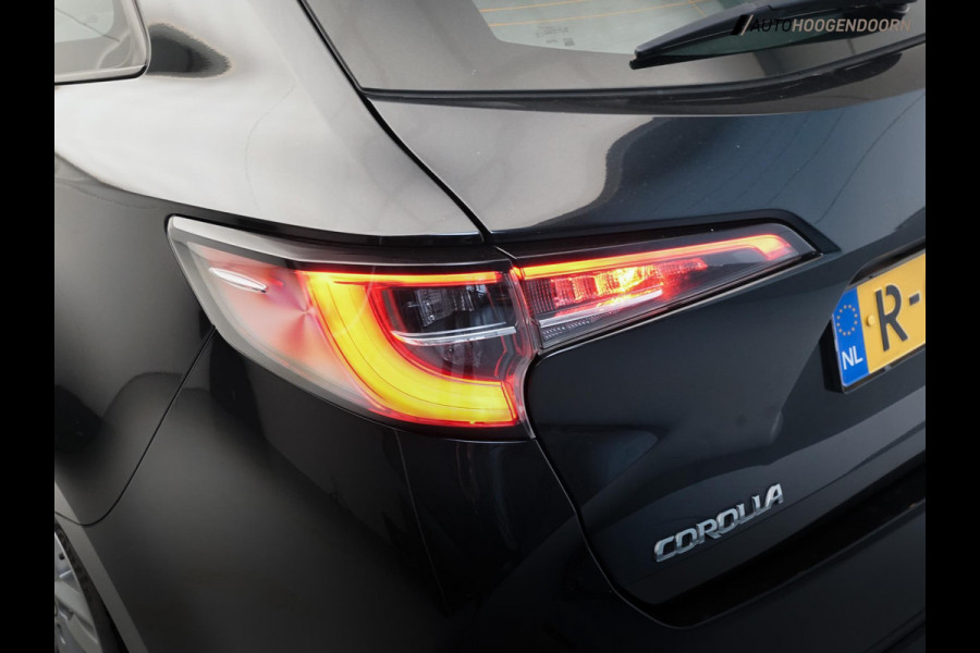 Toyota Corolla Touring Sports 1.8 Hybrid Active (APPLE CARPLAY,LED VERLICHTING,CAMERA,CLIMATE,CRUISE,LM-VELGEN,NIEUWE APK) Toyota Corolla Touring Sports 1.8 Hybrid Active (APPLE CARPLAY,LED VERLICHTING,CAMERA,CLIMATE,CRUISE,LM-VELGEN,NIEUWE APK)
