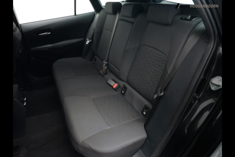 Toyota Corolla Touring Sports 1.8 Hybrid Active (APPLE CARPLAY,LED VERLICHTING,CAMERA,CLIMATE,CRUISE,LM-VELGEN,NIEUWE APK) Toyota Corolla Touring Sports 1.8 Hybrid Active (APPLE CARPLAY,LED VERLICHTING,CAMERA,CLIMATE,CRUISE,LM-VELGEN,NIEUWE APK)