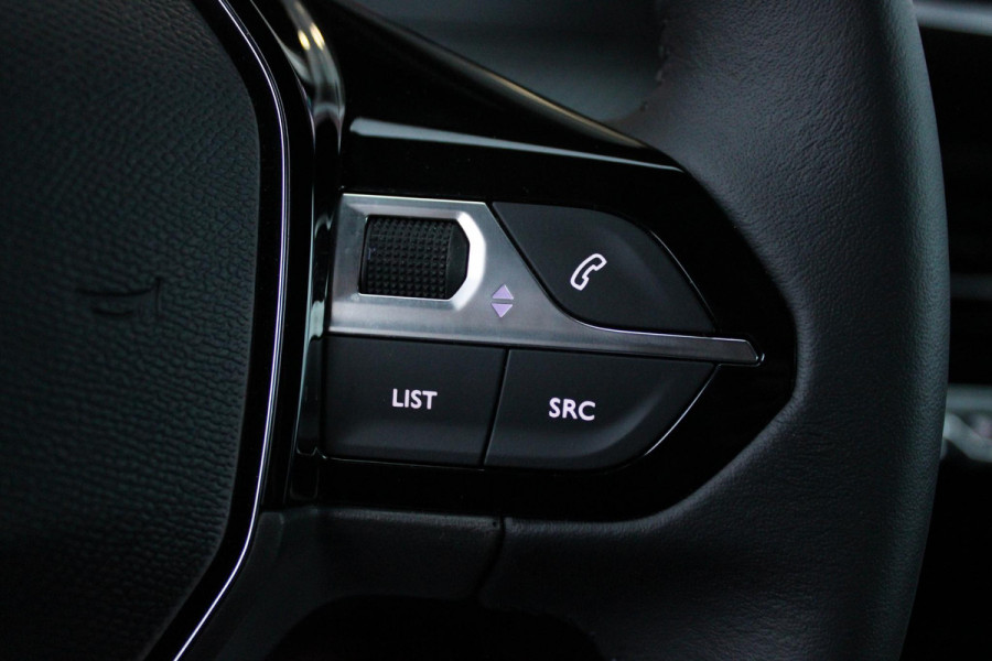 Peugeot 2008 1.2 100PK ALLURE | NAVIGATIE | APPLE CARPLAY/ANDROID AUTO | DAB RADIO | LED | PARKEERSENSOREN | ACHTERUIRIJCAMERA | DODEHOEKDETECTIE | 360° CAMERA | ADAPTIVE CRUISECONTROL | 3D-COCKPIT | ZWARTE DAKRAILS | 17" LICHTMETAAL |