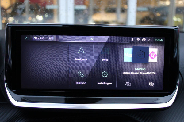 Peugeot 2008 1.2 100PK ALLURE | NAVIGATIE | APPLE CARPLAY/ANDROID AUTO | DAB RADIO | LED | PARKEERSENSOREN | ACHTERUIRIJCAMERA | DODEHOEKDETECTIE | 360° CAMERA | ADAPTIVE CRUISECONTROL | 3D-COCKPIT | ZWARTE DAKRAILS | 17" LICHTMETAAL |