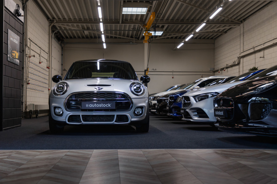 MINI Mini 2.0 Cooper S JCW | Panorama | 1e Eig! | NAP MINI Mini 2.0 Cooper S JCW | Panorama | 1e Eig! | NAP