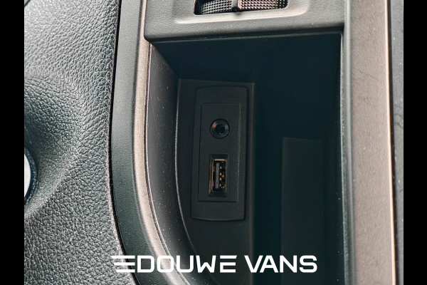 Mercedes-Benz Vito 110 L2 Zilver Airco Trekhaak Stoelverwarming Mercedes-Benz Vito 110 L2 Zilver Airco Trekhaak Stoelverwarming