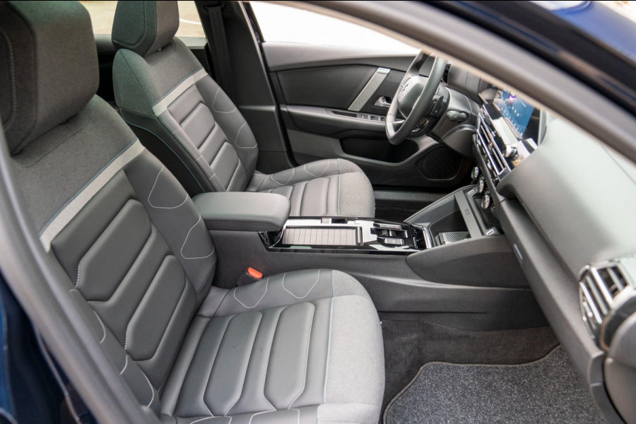 Citroën C4 X 1.2 Puretech Max|Prijs rijklaar incl. 12 mnd garantie| Carplay Schuif/kanteldak Head-up display Camera PDC LMV NAV Citroën C4 X 1.2 Puretech Max|Prijs rijklaar incl. 12 mnd garantie| Carplay Schuif/kanteldak Head-up display Camera PDC LMV NAV