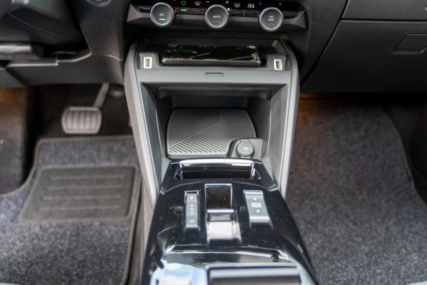 Citroën C4 X 1.2 Puretech Max|Prijs rijklaar incl. 12 mnd garantie| Carplay Schuif/kanteldak Head-up display Camera PDC LMV NAV Citroën C4 X 1.2 Puretech Max|Prijs rijklaar incl. 12 mnd garantie| Carplay Schuif/kanteldak Head-up display Camera PDC LMV NAV