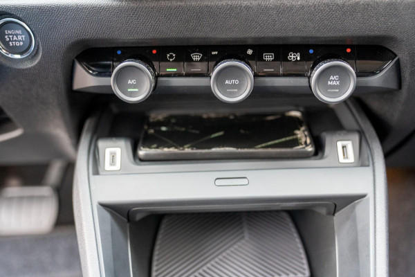 Citroën C4 X 1.2 Puretech Max|Prijs rijklaar incl. 12 mnd garantie| Carplay Schuif/kanteldak Head-up display Camera PDC LMV NAV Citroën C4 X 1.2 Puretech Max|Prijs rijklaar incl. 12 mnd garantie| Carplay Schuif/kanteldak Head-up display Camera PDC LMV NAV