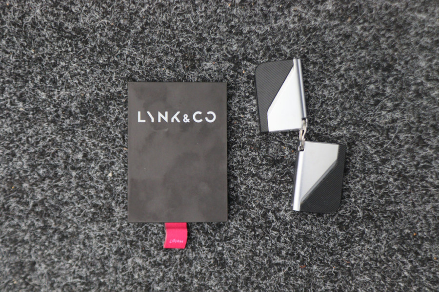 Lynk & Co 01 1.5 Plug-in Hybrid Automaat Panoramadak, ACC, Keyless, Navigatie, PDC, LED, 20'' Lynk & Co 01 1.5 Plug-in Hybrid Automaat Panoramadak, ACC, Keyless, Navigatie, PDC, LED, 20''