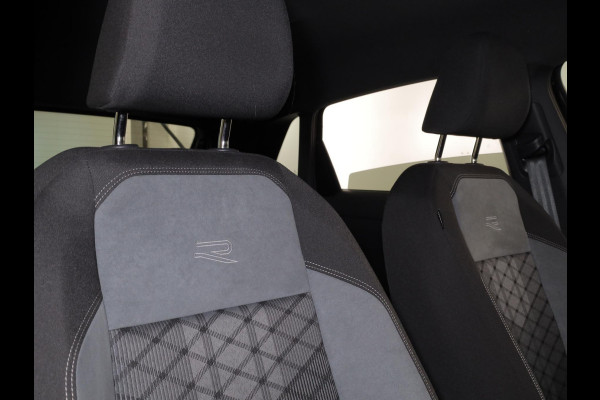 Volkswagen Polo 1.0 TSI R-Line 95 pk Automaat (DSG) | Verlengde garantie | Navigatie | Parkeersensoren | Achteruitrijcamera | Stoelverwarming | R-Line | Volkswagen Polo 1.0 TSI R-Line 95 pk Automaat (DSG) | Verlengde garantie | Navigatie | Parkeersensoren | Achteruitrijcamera | Stoelverwarming | R-Line |