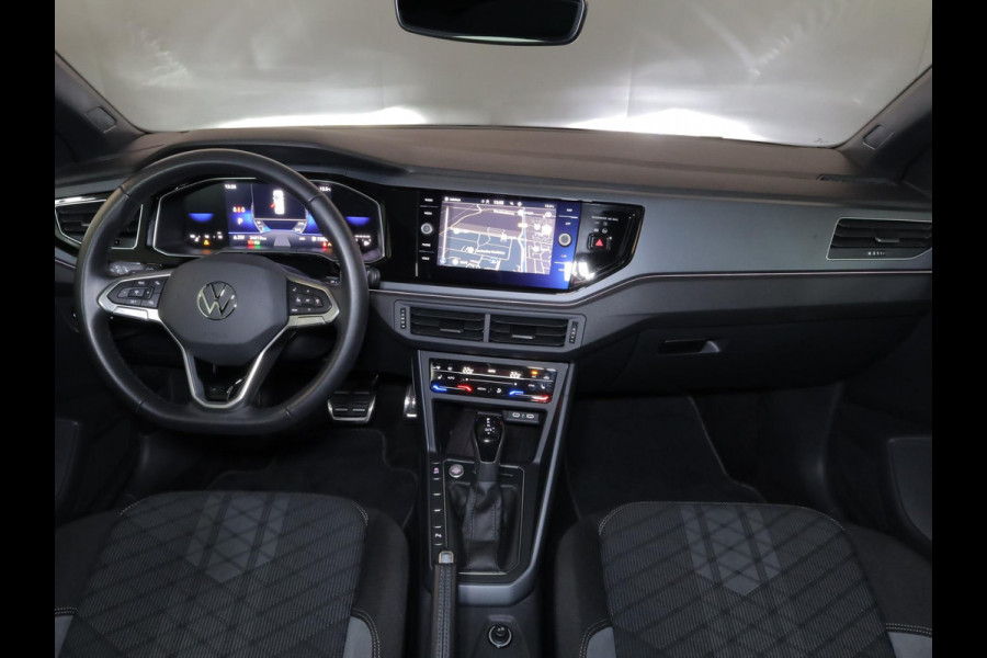 Volkswagen Polo 1.0 TSI R-Line 95 pk Automaat (DSG) | Verlengde garantie | Navigatie | Parkeersensoren | Achteruitrijcamera | Stoelverwarming | R-Line | Volkswagen Polo 1.0 TSI R-Line 95 pk Automaat (DSG) | Verlengde garantie | Navigatie | Parkeersensoren | Achteruitrijcamera | Stoelverwarming | R-Line |