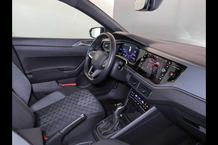 Volkswagen Polo 1.0 TSI R-Line 95 pk Automaat (DSG) | Verlengde garantie | Navigatie | Parkeersensoren | Achteruitrijcamera | Stoelverwarming | R-Line | Volkswagen Polo 1.0 TSI R-Line 95 pk Automaat (DSG) | Verlengde garantie | Navigatie | Parkeersensoren | Achteruitrijcamera | Stoelverwarming | R-Line |