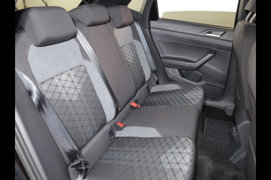 Volkswagen Polo 1.0 TSI R-Line 95 pk Automaat (DSG) | Verlengde garantie | Navigatie | Parkeersensoren | Achteruitrijcamera | Stoelverwarming | R-Line | Volkswagen Polo 1.0 TSI R-Line 95 pk Automaat (DSG) | Verlengde garantie | Navigatie | Parkeersensoren | Achteruitrijcamera | Stoelverwarming | R-Line |