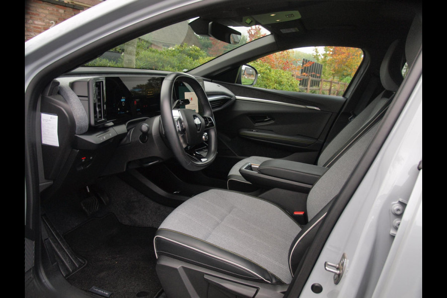 Renault Mégane E-Tech EV60 Optimum Charge Techno | Apple Carplay | Camera | Warmtepomp | Trekhaak | NL-Auto | Renault Mégane E-Tech EV60 Optimum Charge Techno | Apple Carplay | Camera | Warmtepomp | Trekhaak | NL-Auto |