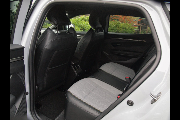 Renault Mégane E-Tech EV60 Optimum Charge Techno | Apple Carplay | Camera | Warmtepomp | Trekhaak | NL-Auto | Renault Mégane E-Tech EV60 Optimum Charge Techno | Apple Carplay | Camera | Warmtepomp | Trekhaak | NL-Auto |