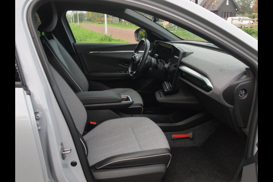 Renault Mégane E-Tech EV60 Optimum Charge Techno | Apple Carplay | Camera | Warmtepomp | Trekhaak | NL-Auto | Renault Mégane E-Tech EV60 Optimum Charge Techno | Apple Carplay | Camera | Warmtepomp | Trekhaak | NL-Auto |