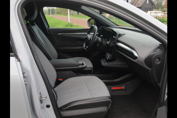 Renault Mégane E-Tech EV60 Optimum Charge Techno | Apple Carplay | Camera | Warmtepomp | Trekhaak | NL-Auto | Renault Mégane E-Tech EV60 Optimum Charge Techno | Apple Carplay | Camera | Warmtepomp | Trekhaak | NL-Auto |