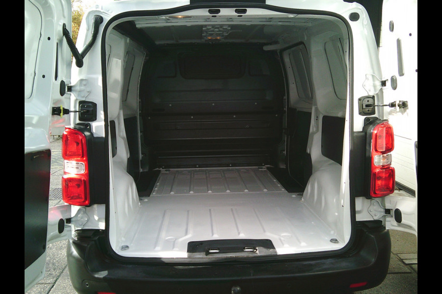 Citroën Jumpy 1.5 BlueHDI 120 pk M Club 120 pk I Navigatie I Cruisecontrol I 6 versnellingen 1e eigenaar !onderhoudsboekjes VIDEOS OF THIS SUPERB JUMPY AVAILABLE.
