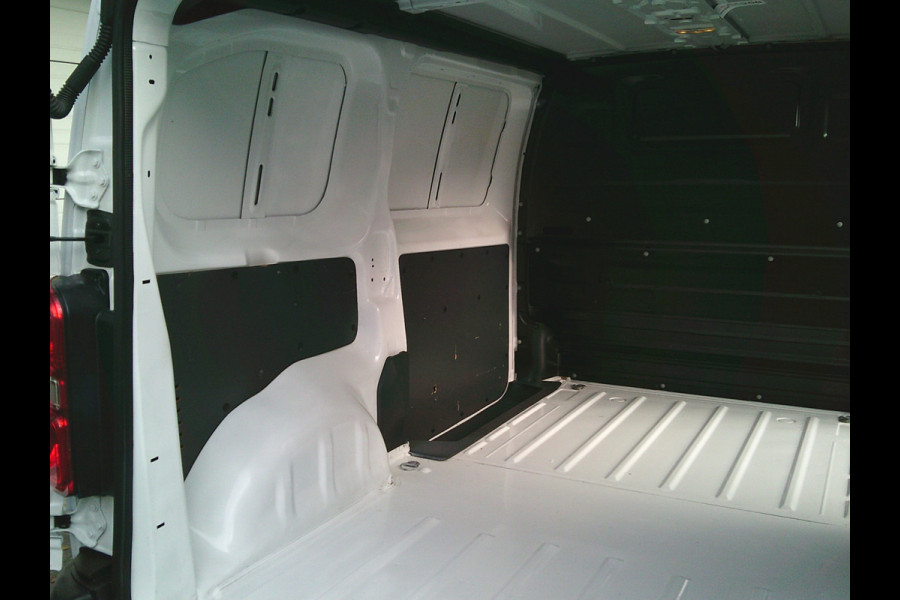 Citroën Jumpy 1.5 BlueHDI 120 pk M Club 120 pk I Navigatie I Cruisecontrol I 6 versnellingen 1e eigenaar !onderhoudsboekjes VIDEOS OF THIS SUPERB JUMPY AVAILABLE.
