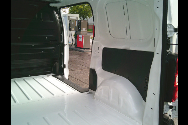 Citroën Jumpy 1.5 BlueHDI 120 pk M Club 120 pk I Navigatie I Cruisecontrol I 6 versnellingen 1e eigenaar !onderhoudsboekjes VIDEOS OF THIS SUPERB JUMPY AVAILABLE.